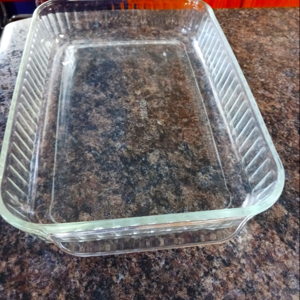 Vintage Anchor Hocking 9 1/2 x 13 1/2 3 qt lasagna casserole dish